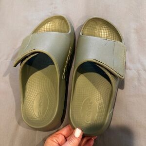 OOFAS beach rubber sandals